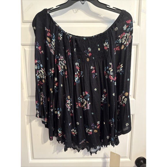 Love On A Hanger Women's Crochet Trim Bell Sleeve Top Blouse S Black - Picture 1 of 6